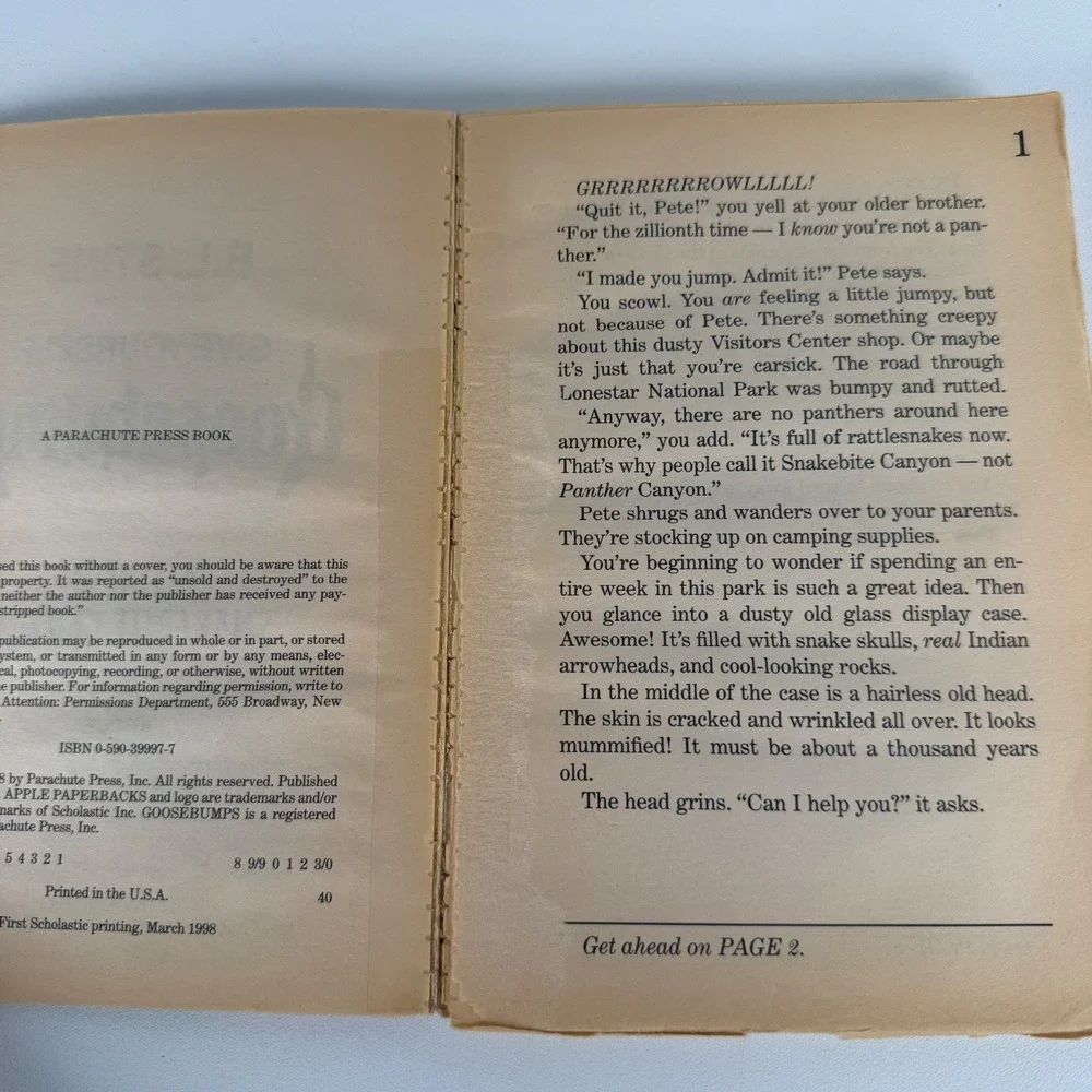 Alone in Snakebite Canyon (Give Yourself Goosebumps - 26)‎ Paperback R.L. STINE